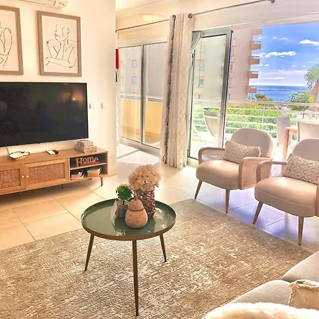 Premium Beachfront 2br - Sea Views, Large Balcony & Private Garage, Wi-fi, Ac Lägenhet