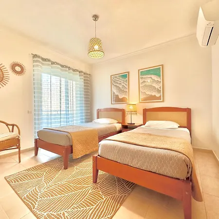 Prime Beachfront Location- Sea View, Large Balcony & Private Garage Portimão