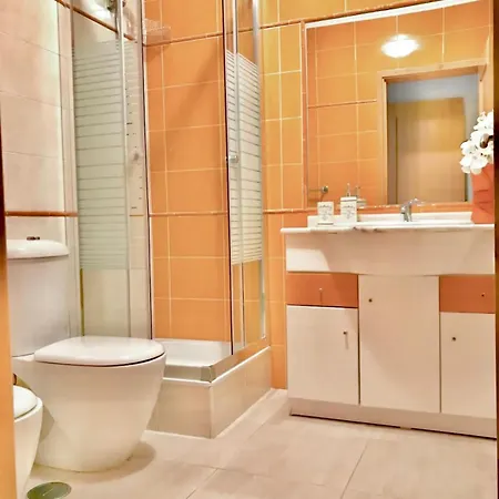 Apartament Lovely Beachfront With Aircon/wifi *