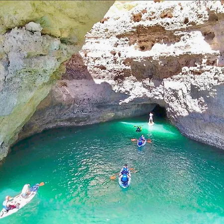 Lovely Beachfront With Aircon/wifi Appartement