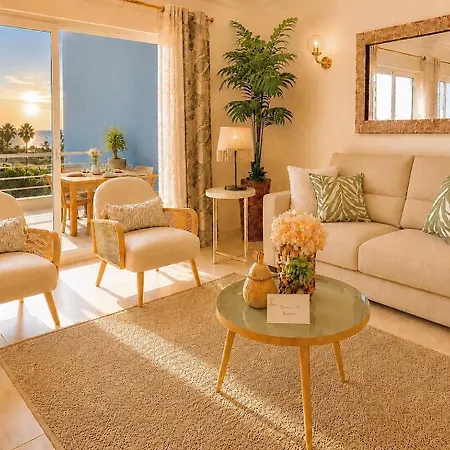 Lejlighed Prime Beachfront Location- Sea View, Large Balcony & Private Garage Portimão