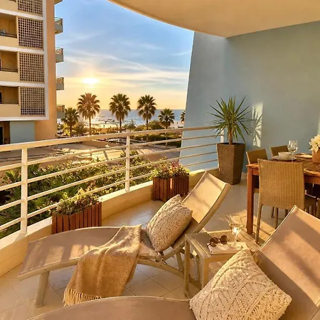 Apartament Prime Beachfront Location- Sea View, Large Balcony & Private Garage