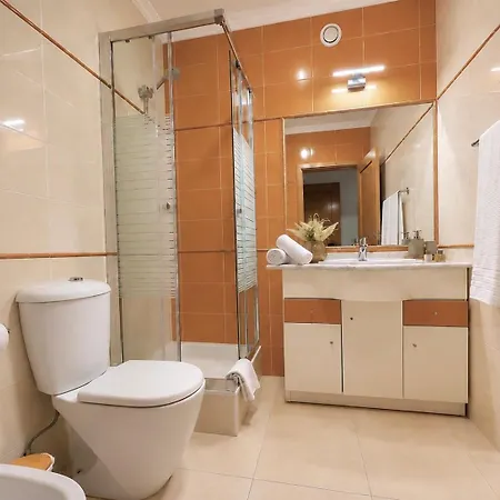 Prime Beachfront Location- Sea View, Large Balcony & Private Garage Apartament *