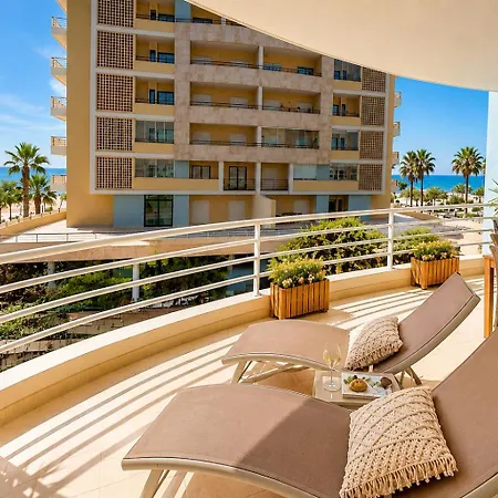 Apartment Prime Beachfront Location- Sea View, Large Balcony & Private Garage *
