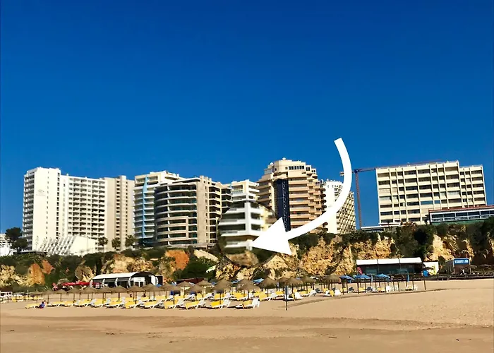 Apartament Prime Beachfront Living - Sea View, Large Balcony & Private Garage