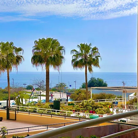 Prime Beachfront Location- Sea View, Large Balcony & Private Garage * Portimão